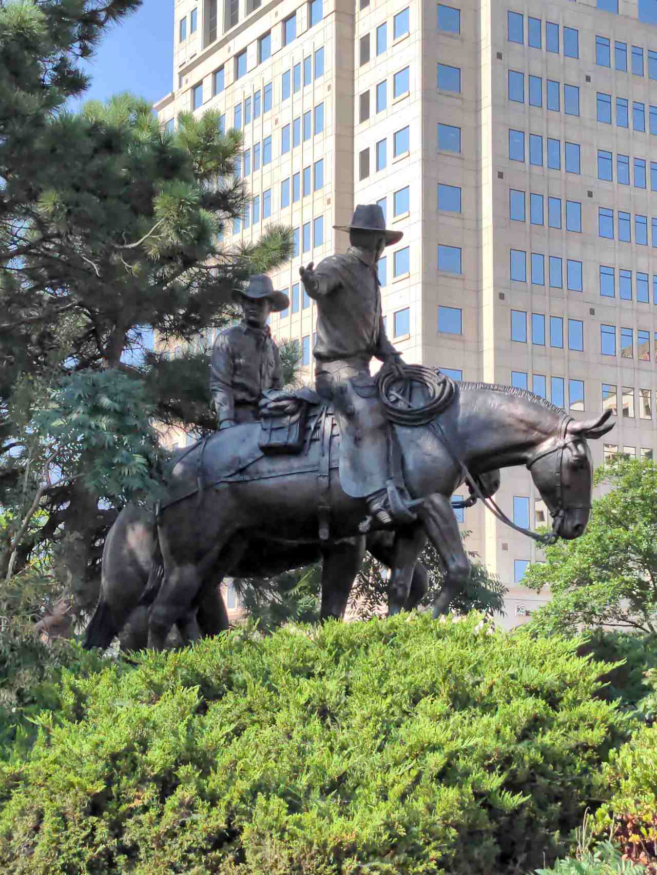 Sculpture of horseback riders.